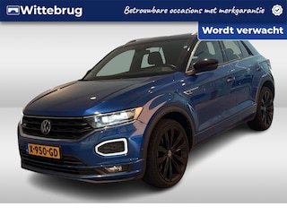 Volkswagen T-Roc 1.5 TSI R-Line / Digitaal dashboard / Pano / Trekhaak / Camera / Parkeersensoren V+A / App connect /