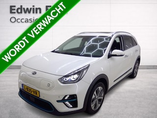 Kia Niro e-Niro ExecutiveLine 64 kWh | Panoramadak | SOH 100% | Cruise control ad. | Apple Carplay/Android | Led | Climate