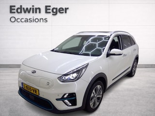 Kia Niro e-Niro ExecutiveLine 64 kWh | Panoramadak | SOH 100% | Cruise control ad. | Apple Carplay/Android | Led | Climate