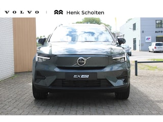 Volvo EX40 Single Motor Extended Range Ultra Europa 82 kWh 20-Inch 5-Spaaks Black Diamond Cut lichtmetalen velgen | Extra getint glas achter | Spatlappen achter | Google navigatie | Visual Park Assist | Adaptieve Cruise Control | BLIS | Panoramadak