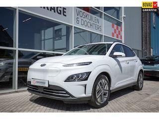 Hyundai Kona EV Executive 64 kWh | Dodehoek sensoren | Verwarmde stoelen