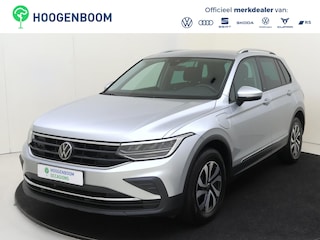 Volkswagen Tiguan 1.4 TSI eHybrid Life Business | SoH 93% | Trekhaak | Adaptieve cruise control | Achteruitrijcamera | Navigatie | Adaptieve cruise control | Stoel- en stuurwielverwarming | 3-zone airco |