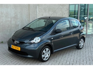 Toyota Aygo 1.0-12V 2007 Grijs 3DR NAP|APK 2027|CARPLAY