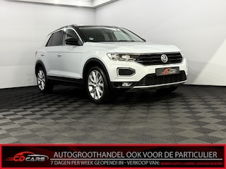 Volkswagen T-Roc 1.0 TSI Style Apple carplay, Parkeersensoren, Virtual desk, Cruise control adaptief, Elektrische achterklep, A start stop, Clima