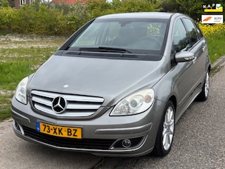 Mercedes-Benz B-klasse 170 5-Drs Airco Electric pakket Audio/CD LMV 17"Leder/Stof ABS TCS ESP EBD Trekhaak Dealeronderhoud Nw Apk!