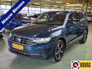 Volkswagen Tiguan 1.5 TSI Active -150pk- Automaat | Dodehoek Assist | Voorraam-, Stuur- & Stoelverwarming | Rijklaarprijs incl. 1 jaar Bovag garantie