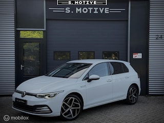 Volkswagen Golf 1.5 eTSI Style stoelvwr, Memory, IQ, Carplay, ACC