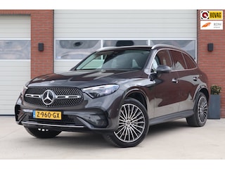 Mercedes-Benz GLC 300e 4MATIC AMG Line Panoramadak - Burmester - Wegklapbare trekhaak - 360 view - Keyless - Led