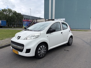 Peugeot 107 1.0-12V XR 5-Deurs 68 PK. Zuinige en fijn rijdende auto !!!