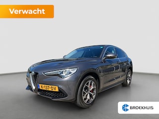 Alfa Romeo Stelvio 2.0 T 200pk AWD Super | 19'' velgen | Navigatie | Elektrische stoelen | Adaptive crusie controle | Camera | Elektrische achterklep | Stoelgeheugen | Dodehoek detectie