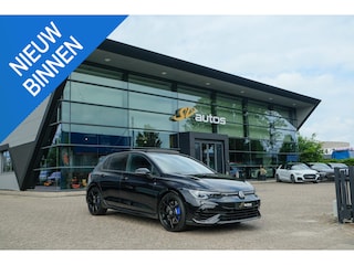 Volkswagen Golf 2.0 TSI R 4Motion Performance Akrapovic Panoramadak Black edition IQ light DCC Camera