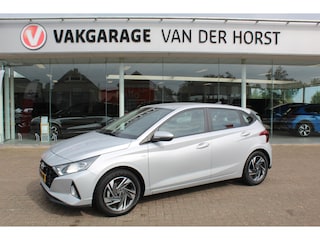 Hyundai i20 1.0-100pk T-GDI Comfort. Correct nette en subliem rijdende wagen ! Airco, navigatie, telefoonvoorb., cruise control, LM wielen, lane assist, metallic lak, digitaal dashboard, Apple carplay/Android auto, DAB radio etc.