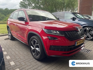 Skoda Kodiaq 1.5 TSI Sportline Business Plus l Dealeronderhouden l Pano Dak l 360gr Camera l Elektr. Stoel incl memory l Side Assist l Trekhaak Elektr. l