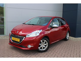 Peugeot 208 1.2 PureTech Style Pack Airco Navi Trekhaak 97.935km