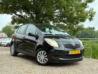 Toyota Yaris 1.4 D-4D Sol | 5-Deurs + Airco nu € 1.750,-!!!