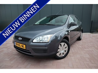 Ford Focus 1.4-16V Ambiente 5-Deurs Airco  Cruise-control Trekhaak  Nieuwstaat