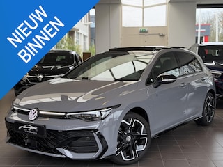 Volkswagen Golf 1.5 eTSI R-Line / Pano / Head-up / Keyless /