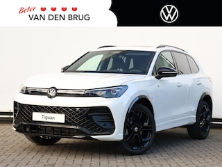Volkswagen Tiguan R-Line Edition 1.5 eHybrid 200 kW / 272 PK SUV 6 v | Panoramadak | Trekhaak | 360 Camera | Black Style | HD Matrix | 360 Camera | Head-Up |