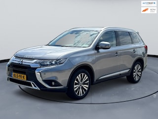 Mitsubishi Outlander 2.0 2WD Limited+|7P|Leer|Trekhaak|Carplay|