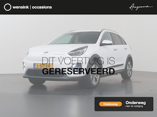 Kia Niro e-Niro DynamicPlusLine 64 kWh | Stoel/Stuurwielverwarming | Adaptieve Cruise Control | Keyless Go | LED Koplampen | Navigatie |