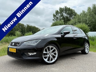 Seat Leon 1.4 TSI ACT FR Dynamic | Panoramadak | Leder/Alcantara | Seat Sound | 18" Velgen | Clima | Navi | Cruise | PDC | LED |