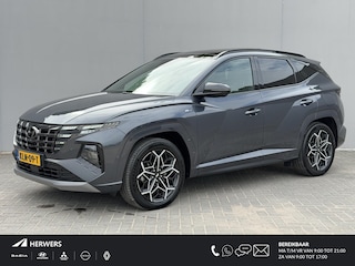 Hyundai Tucson 1.6 T-GDI PHEV N Line Sky 4WD / Dealer onderhouden / Panorama schuifdak / Fabrieksgarantie tot 11-2027 / Elektrische klep & stoelen / Navigatie / Apple Carplay Android / Stoelventilatie / Adaptieve Cruise / Stuur-, stoel- & achterbankverwarming /