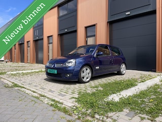 Renault Clio Sport RS 2.0-16V