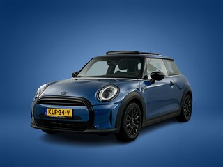 Mini Cooper 1.5 Camden Plus Pano-dak/Head-Up Display/Camera/Leder
