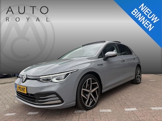 Volkswagen Golf 1.5 eTSI R-Line IQ LED | MASSAGE STOELEN | CAMERA | NAVIGATIE | PANORAMADAK | CRUISECONTROL | STUUR/STOEL VERWARMING | LED PAKKET | PARKEERSENSOREN | VIRTUEEL COCKPITDISPLAY | APPLE CARPLAY & ANDROID AUTO |