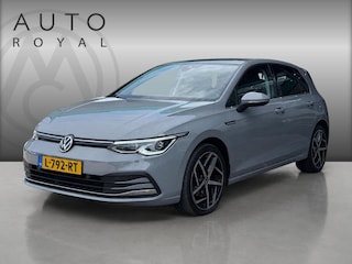Volkswagen Golf 1.5 eTSI R-Line IQ LED | MASSAGE STOELEN | CAMERA | NAVIGATIE | PANORAMADAK | CRUISECONTROL | STUUR/STOEL VERWARMING | LED PAKKET | PARKEERSENSOREN | VIRTUEEL COCKPITDISPLAY | APPLE CARPLAY & ANDROID AUTO |