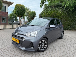 Hyundai i10 1.2 (4 cil.), AIRCO, Cruise Control, LM-velgen 14" & all-season banden, Bluetooth, Stoel- & Stuurverwarming