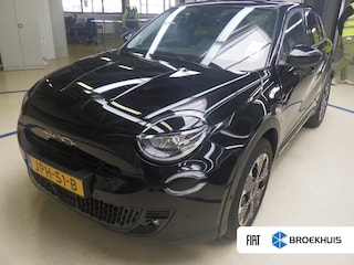Fiat 600 e La Prima 54 kWh Tot 8 Jaar Garantie! | Vol-Leder | Adaptive Cruise | Massage | Elektr. Stoelen | Elektr. Achterklep | Achteruitrijcamera | !!