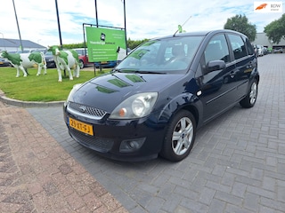Ford Fiesta 1.4-16V Futura / Betrouwbare auto / APK nieuw bij aflevering
