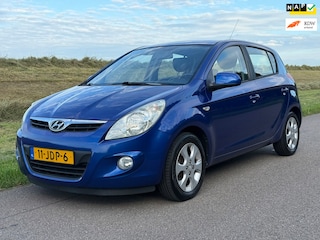 Hyundai i20 1.4i i-Catcher | Dealer OH | Climate | Leder