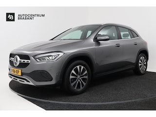 Mercedes-Benz GLA 180 Business Solution (STOELVERWARMING, CAMERA, CRUISE CONTROL, PARKEERSENSOREN)