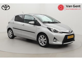 Toyota Yaris 1.5 Hybrid Dynamic | Navigatie | Panoramadak | Camera | L.m velgen | Keyless | Armsteun