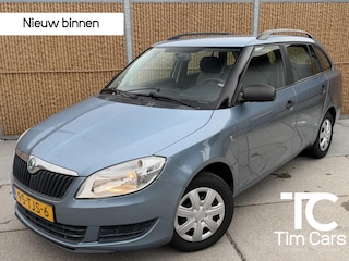 Skoda Fabia Combi 1.2-12V Fresh Airconditioning | Trekhaak | Elektrische ramen voor | Stuurbekrachtiging | Radio CD speler | Dakrails | Dealer onderhouden | NAP