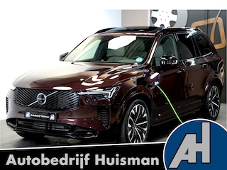 Volvo XC90 2.0 T8 AWD 335kW/456pk Aut8 Recharge Ultra Dark 7P LUCHTVERING + BOWERS&WILKINS + EL. TREKHAAK + PANORAMADAK + HEAD-UP + STOEL-&STUURVERWARMING + LEDEREN DASHBOARD + 360 CAMERA + STOELVENTILATIE + ACHTERBANKVERWARMING + 21" LM-VELGEN!!