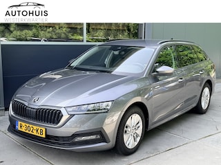 Skoda Octavia Combi 1.5 e-TSI 150pk DSG Business Edition Climate Control Stoelverwarming Trekhaak 1500kg Trekgewicht! Apple Carplay Navigatie