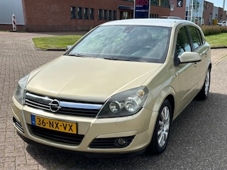 Opel Astra 1.6 Cosmo 5-Drs Airco Electric pakket Sportstoelen Leder/Stof LMV 16" ABS Cruisecontrol Dealeronderhoud Apk 05/05/2027