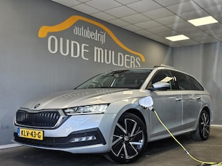 Skoda Octavia Combi 1.4 TSI iV PHEV /Massage/Trekhaak/Camera/Stoel-stuurverw.