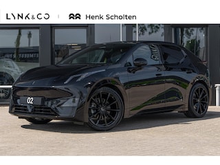 Lynk & Co 02 More 66 kWh | HEICO 21" Wielen | HEICO Verlagingsveren | MY27 | 360 Graden Camera | Harman Kardon | Panoramadak | Elektrisch bedienbare voorstoelen met geheugen | Keyless Entry | Getint glas | Adaptieve Cruise Control | Dodehoekassistent | Sfeerverlichting | Stuurwielverwarming | Stoelverwarming