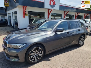 BMW 3-serie Touring 330e Business Edition Plus Pano/Leer BJ 2022