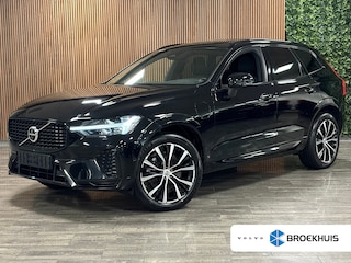Volvo XC60 T6 AWD Recharge Plus Dark | Trekhaak | 360° Camera | Harman Kardon | Adaptieve Cruise Control | Stoelverwarming voor+achter | Stuurwielverwarming | Standkachel met Volvo On Call App | Full LED Meesturende koplampen | Pilot Assist | Elektrische voorstoelen geheugen | R-Design Contour stoelen met wit stiksel en bies | Zitting verlenging voorstoelen | Schuifdak | Parkeercamera | Google Infotainment | 20 Inch | Keyless Drive | Parkeersensoren voor+achter | Privacy Glass | Alarm Klasse III | DAB Radio | Apple Carplay/Android Auto | Draadloos telefoon opladen | Volvo On Call met mobiele App functie | Onyx Black Metallic |
