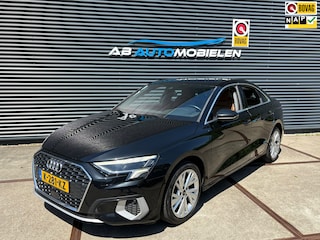Audi A3 Limousine 30 TFSI Business edition CARPLAY/ NAVI/ PARKEERSENSOREN