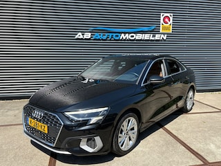 Audi A3 Limousine 30 TFSI Business edition CARPLAY/ NAVI/ PARKEERSENSOREN