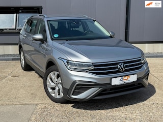 Volkswagen Tiguan 1.5 TSI Life 7P. DSG elektrische klep / Trekhaak / digidash LED etc