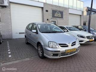 Nissan Almera Tino 1.8