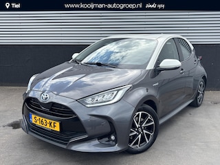 Toyota Yaris 1.5 Hybrid Executive Bi-tone edition Navigatie, Dodehoekdetectie, HUD, Parkeersensoren voor + achter, LED, Smart Key, Adaptieve cruise control