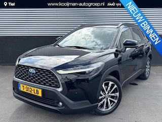 Toyota Corolla Cross 2.0 High Power Hybrid First Edition Nieuw geleverd, 1e eign. Stoelverwarming, Dodehoekdetectie, Elek. achterklep, LMV, Navigatie, All-season banden, Parkeersensoren voor + achter
